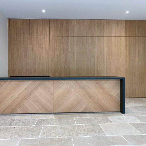 Mobilier professionnel en bois réalisé sur mesure à Mâcon