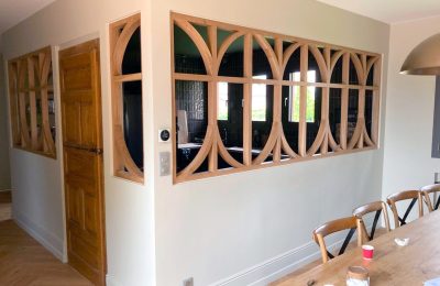 Verrière en chêne massif installée à Charnay-lès-Mâcon – Menuiserie Mâconnaise